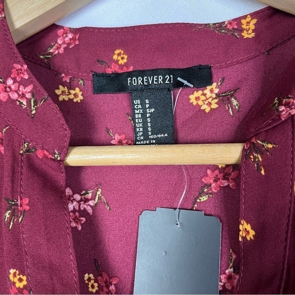 Forever 21 Red Floral Popover Short Sleeve Blouse S - Picture 4 of 4